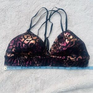 Cute❤️Booty sports bra.